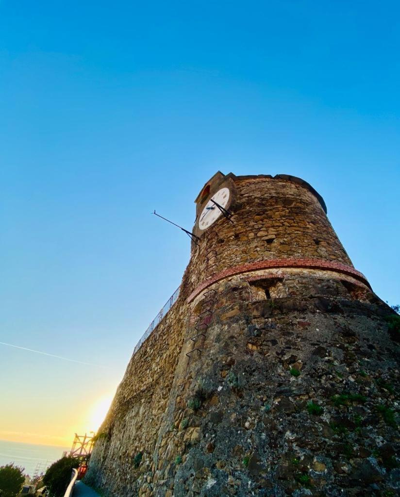 Отель Al Castello 1 Риомаджиоре Экстерьер фото